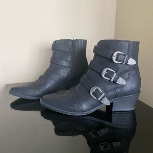 Womens indigo rd. Black booties, sz 7.5
